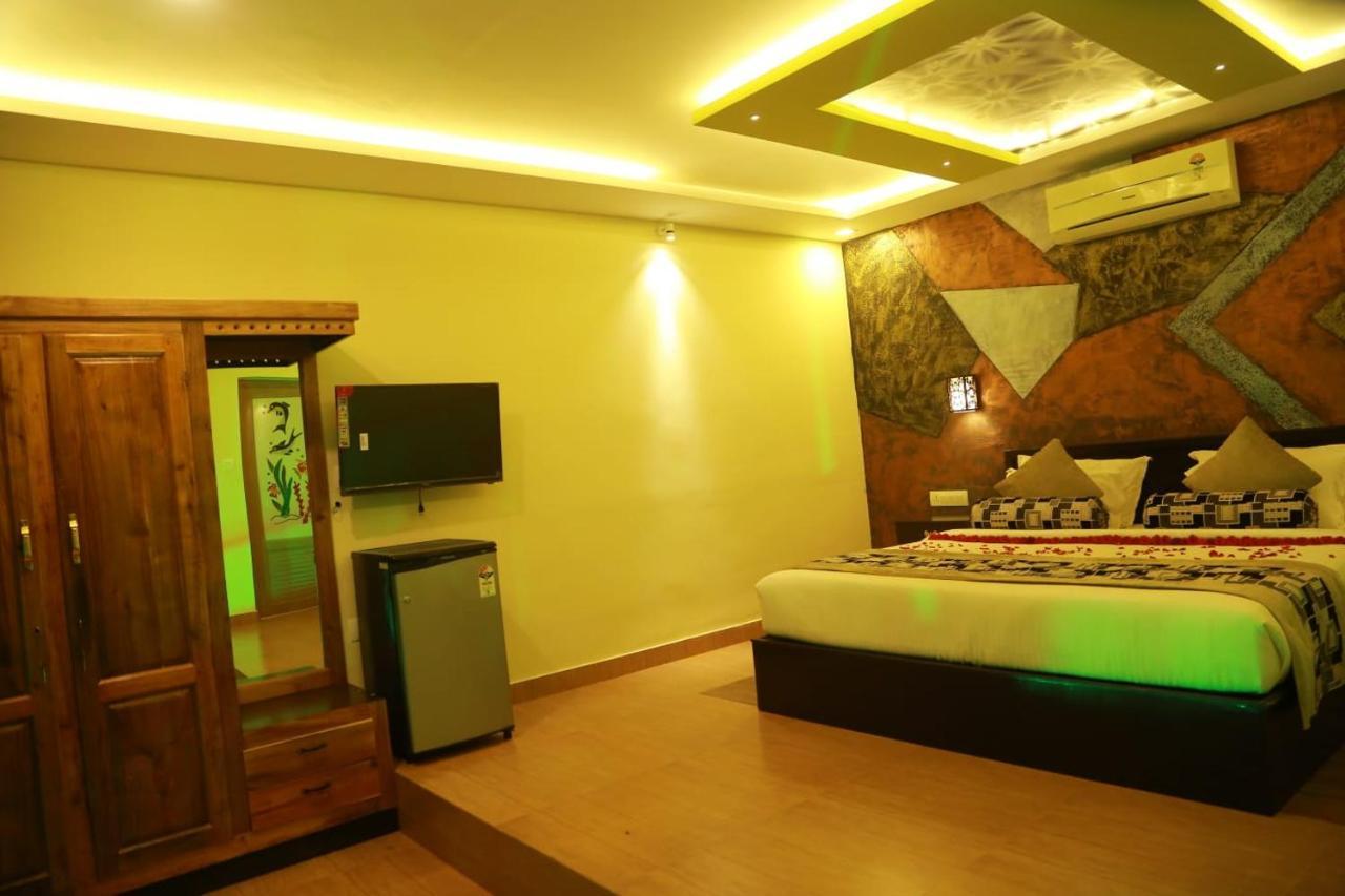 Lara Lake View Resort Thiruvananthapuram Bagian luar foto