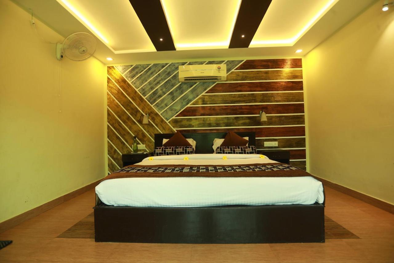 Lara Lake View Resort Thiruvananthapuram Bagian luar foto