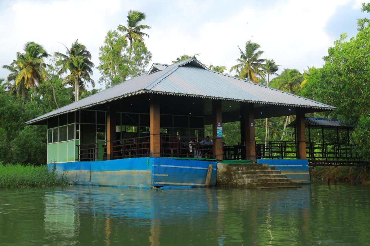 Lara Lake View Resort Thiruvananthapuram Bagian luar foto